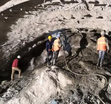 宿迁拱顶带模注浆料的施工流程及注意事项